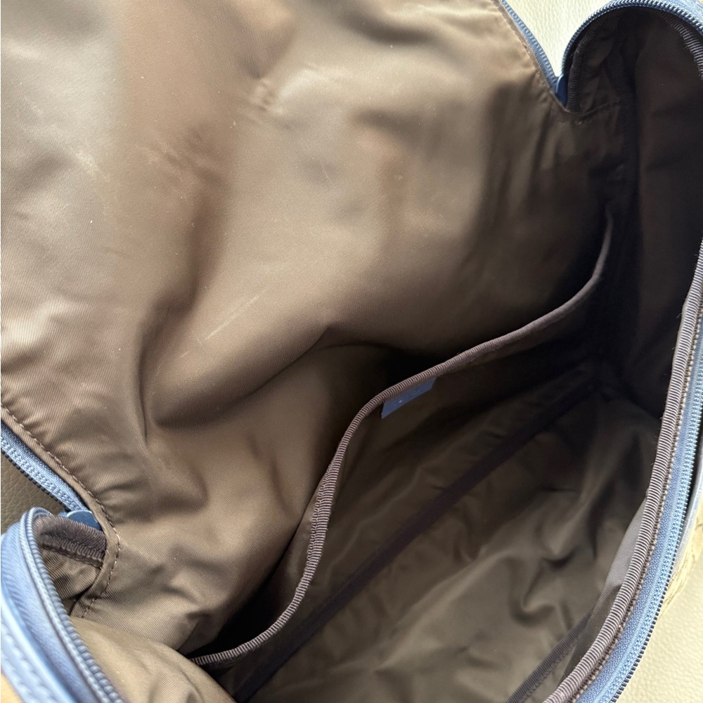 Gucci Beige Monogram Diaper Bag - Picture 5 of 6